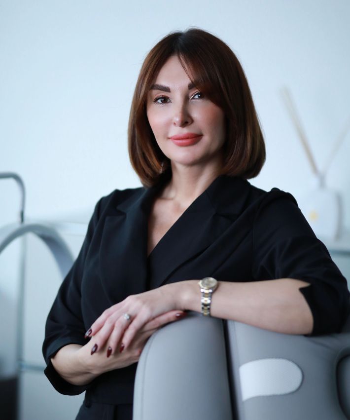 Galyna Heil in Kosmetikstudio